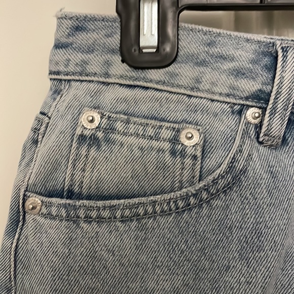 Glassons denim jean skirt, light wash - Picture 4 of 6